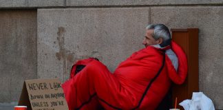 Izzivi brezdomstva v Mariboru in pomoč, ki je na voljo