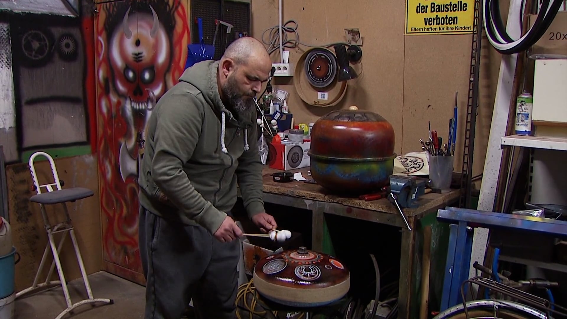 Sebastjan Halič: Umetnost ustvarjanja bobnov iz odpadkov