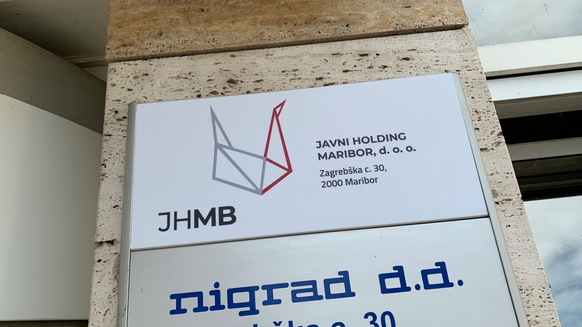 Bo nova organizacija Javnega holdinga prinesla učinkovitejše delovanje?