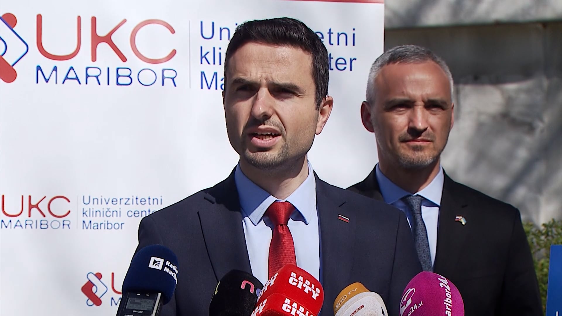 Kaj je prinesel obisk ministrov v UKC Maribor?