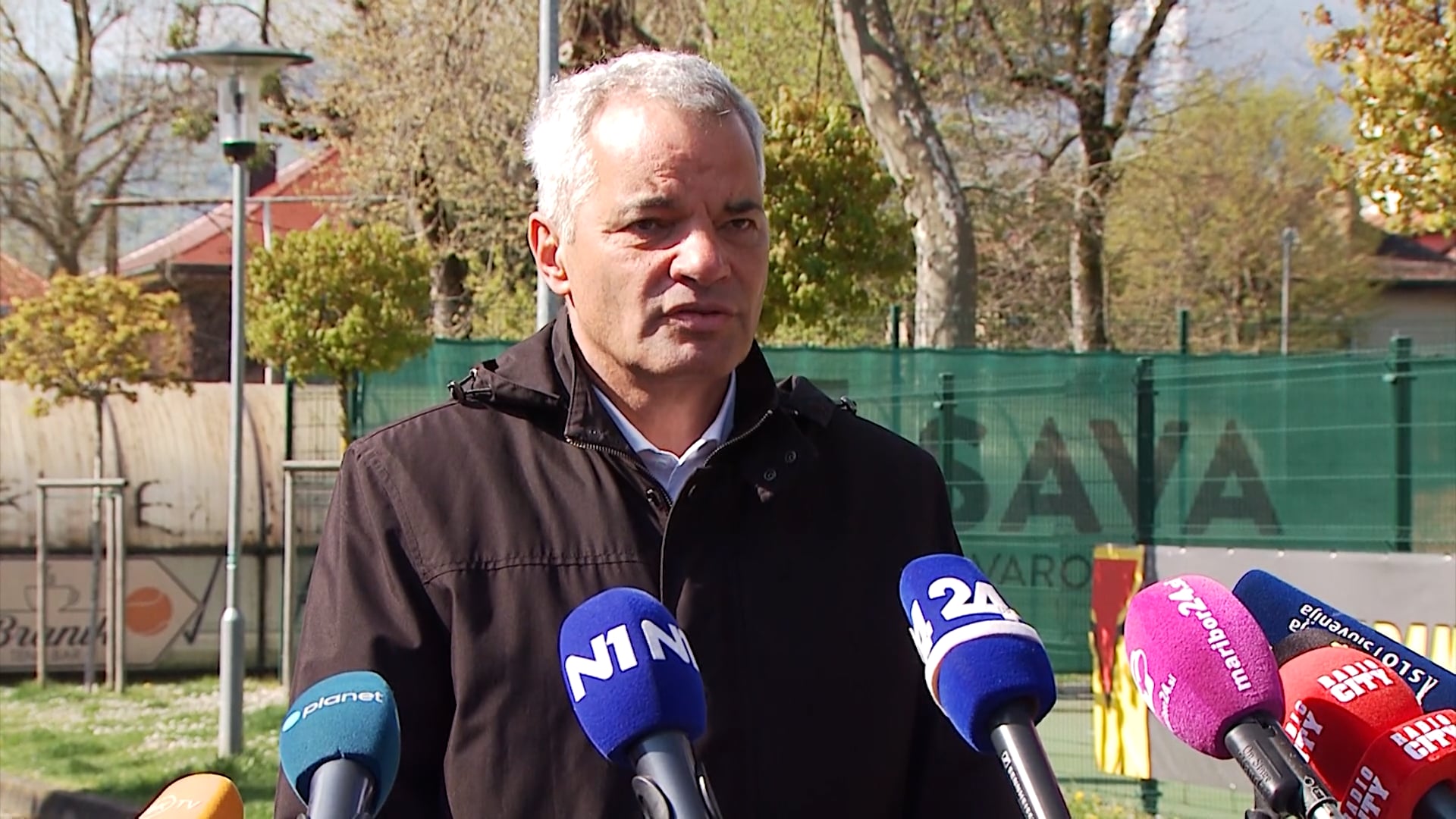 Arsenovič po aferi »tenis žogica« ne namerava odstopiti