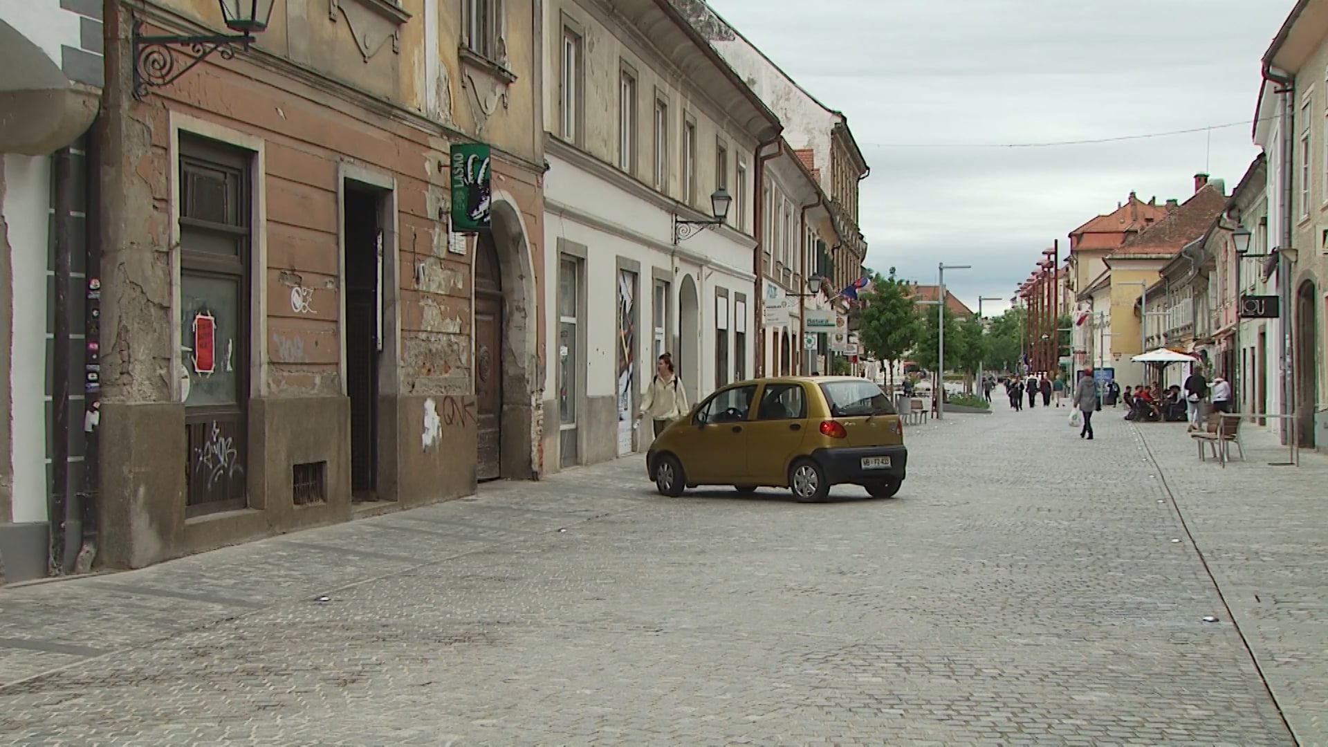Komu koristi prazna Koroška?