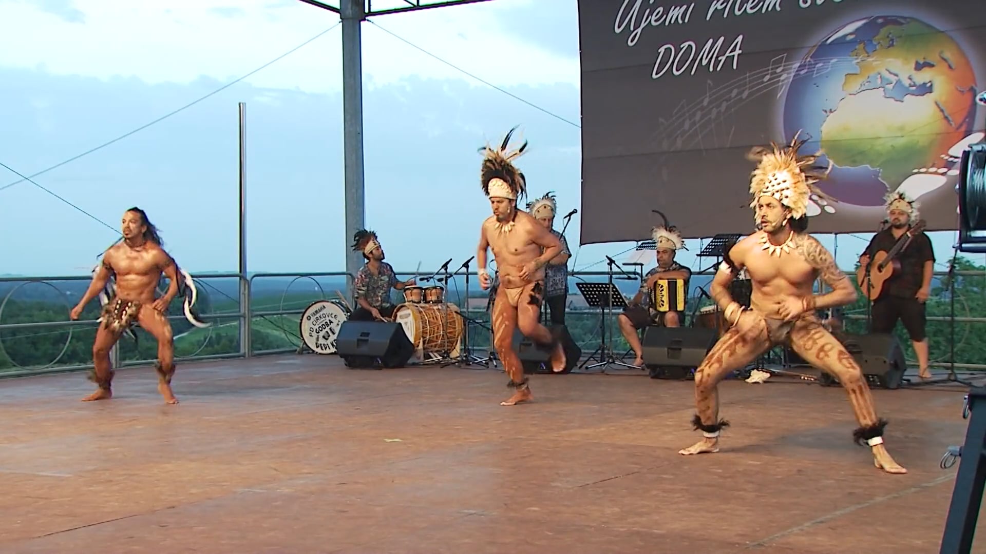 Zgornjo Veliko obiskali folkloristi