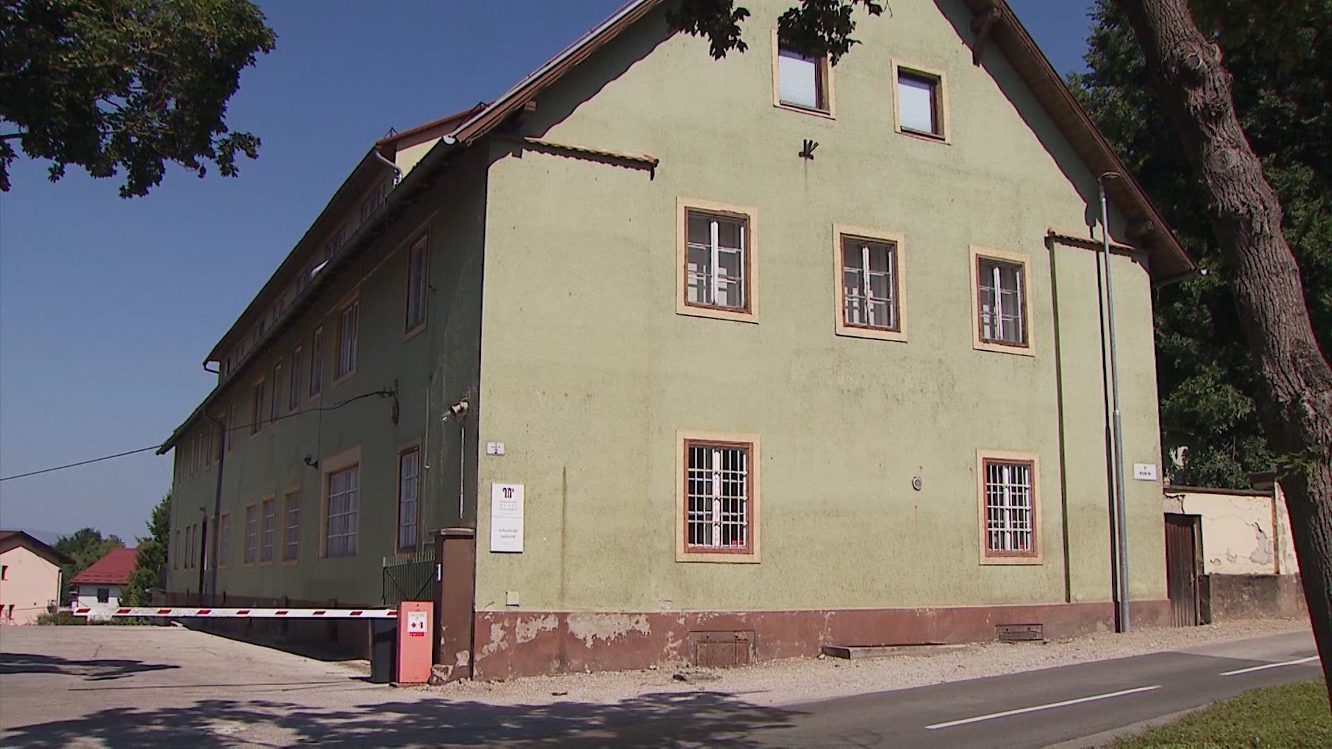 Zgodovinski biseri zakopani v kleteh depoja