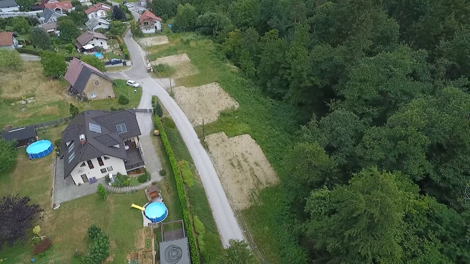 Krajani Hrastja ogorčeni nad deponijo
