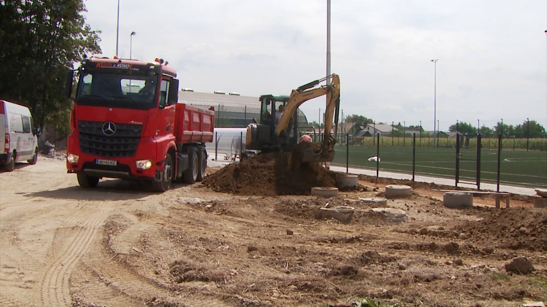 V Spodnjem Dupleku je tik pred odprtjem nogometno igrišče z umetno travo