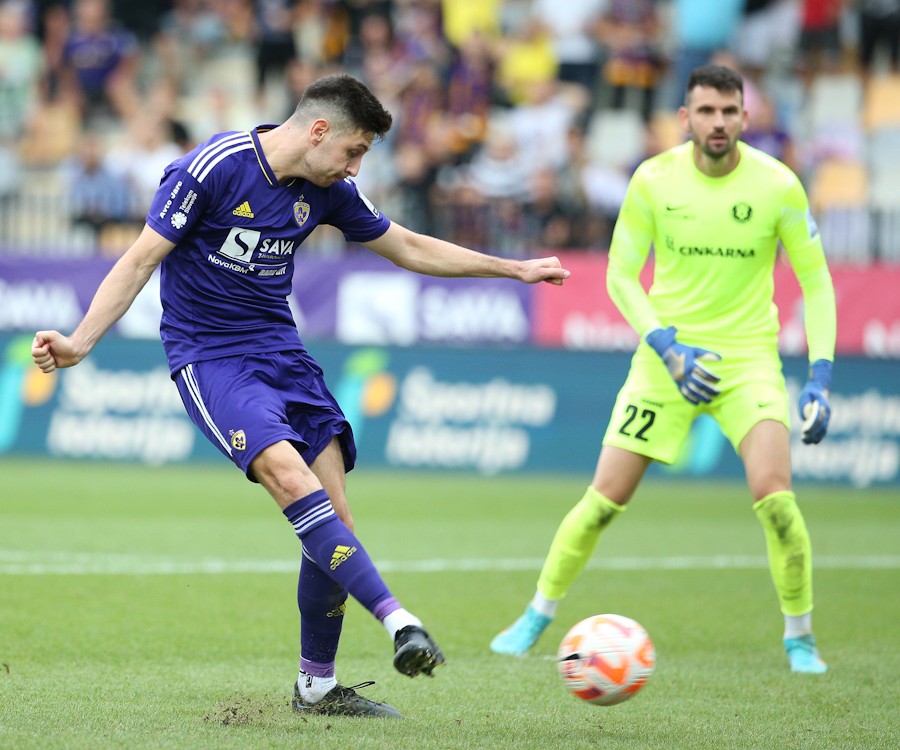 Mariborčani po vodstvu z 2-0 lahkomiselno “zakockali” zmago