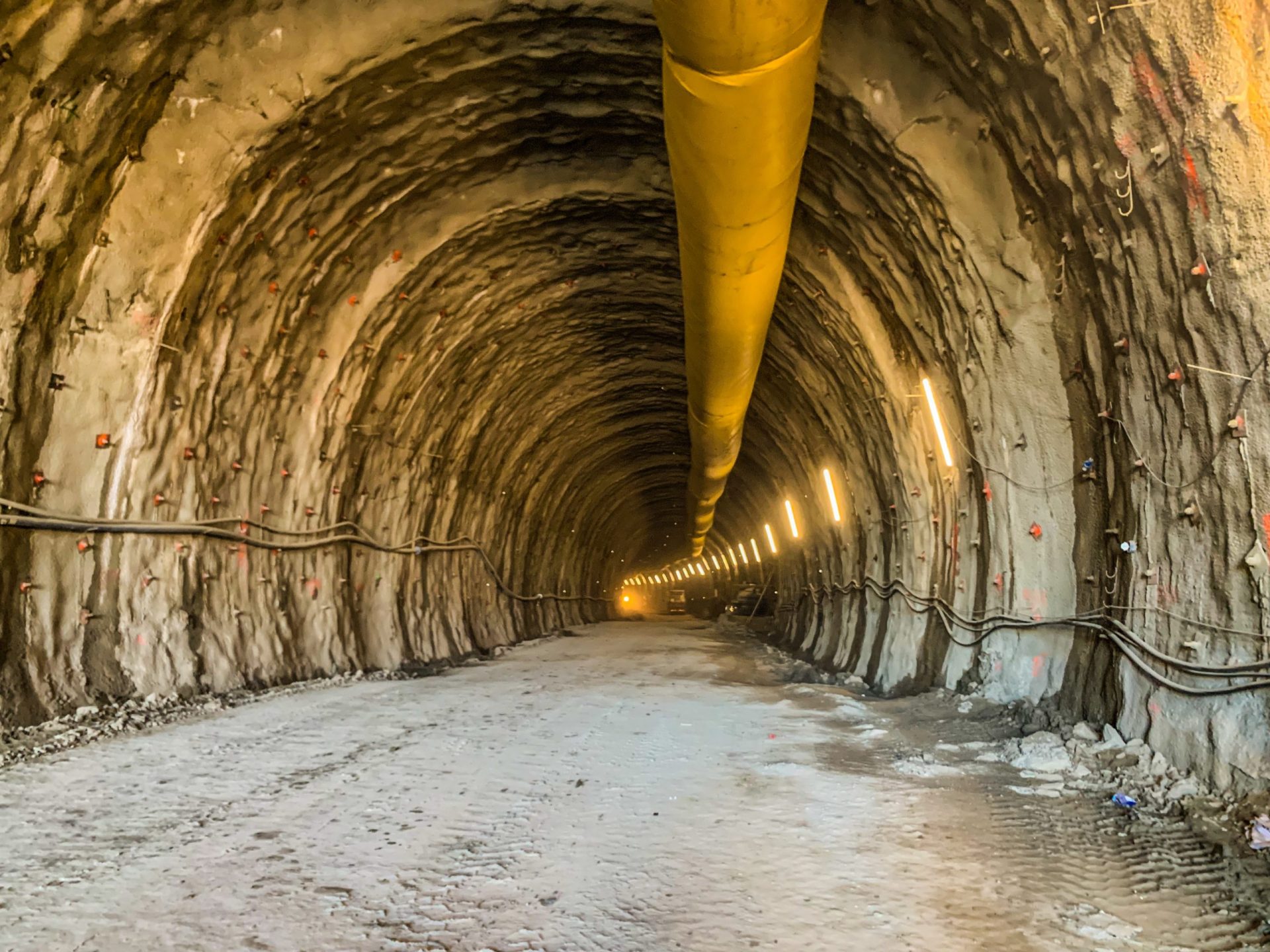 Slavnosten preboj železniškega predora Pekel