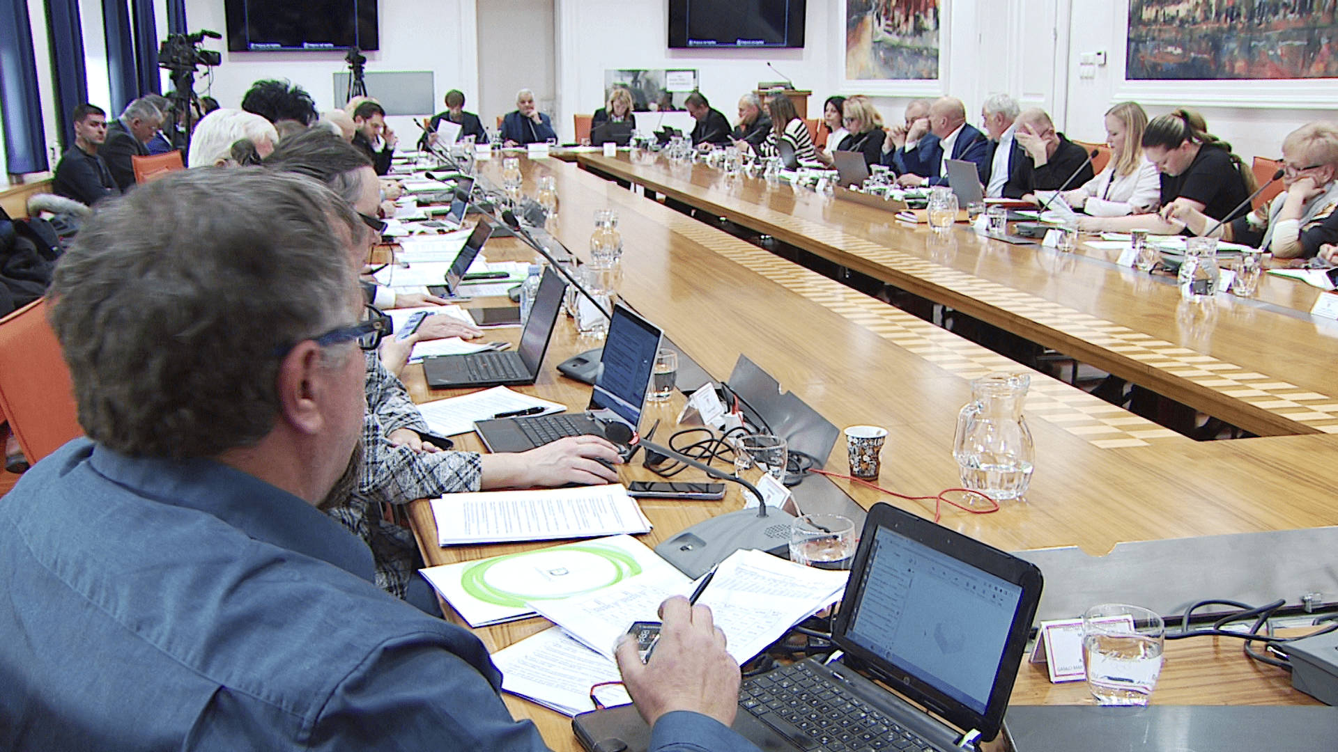 Svetniki zavrnili vse poglavitne podražitve