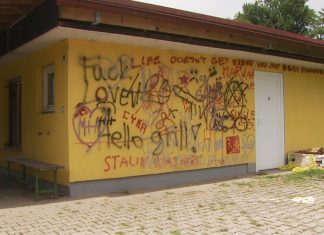Vandali z grafiti popisali javne objekte