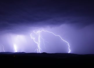 Nevihte se bodo zvečer širile nad državo