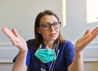 Velika gneča pred ZD Slovenska Bistrica za osebnega zdravnika: nova zdravnica zapolnila vse proste termine v nekaj urah