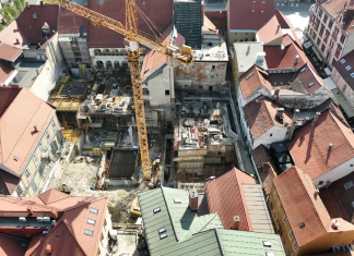 Dodatnih 21 milijonov evrov za Center Rotovž