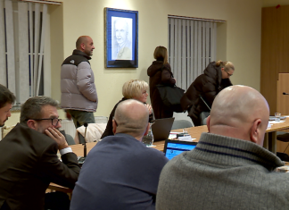 Tri svetniške skupine so obstruirale sejo občinskega sveta