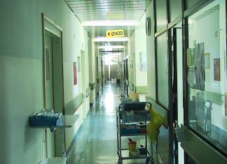 Nepravilne odločitve vodile v septični šok, ki ga zdravnica ni prepoznala