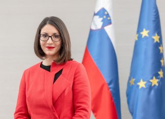 Robert Golob potrdil odstop: ministrica Stojmenova Duh odhaja po obtožbah in škandalu v Avstriji