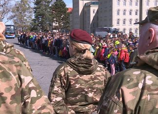 Obisk vojašnice ob letu Rudolfa Maistra