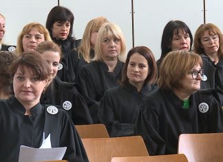 Sodniki še vedno čakajo na uresničitev ustavne odločbe