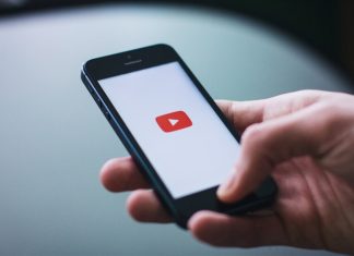 Ministrstvo za vzgojo in izobraževanje o peticiji za omejitev uporabe pametnih telefonov v šolah