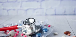 Povečan obisk lekarn in pomanjkanje zdravil zaradi zgodnje sezone prehladov