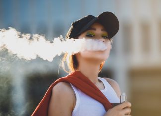 Prepoved arom v elektronskih cigaretah: pomemben korak za zdravje mladih