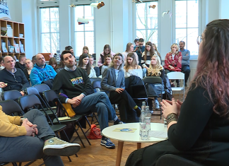 Festival humanistike Odprti horizonti začel z razpravo dijakov o vplivništvu in sledilstvu