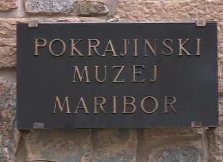 Umetnost in moda v muzeju: Pohištvo, balerina in baročni performans