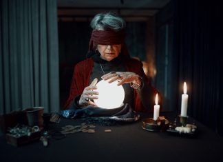 Preiskava goljufije s področja vedeževanja v Mariboru