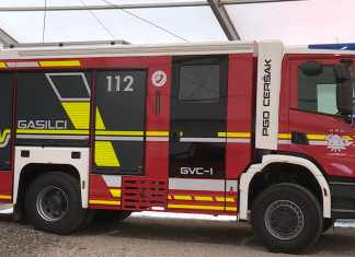 Slovesen prevzem novih gasilskih vozil v Ceršaku