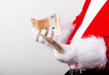 Poslanci potrdili zakon o zimskem regresu, božičnici in spremembah za normirance