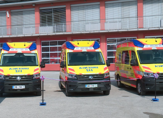 Prevzem treh novih reševalnih vozil in predstavitev zmagovalnih ekip ZD Maribor