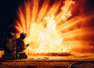 160 gasilcev se je borilo z ognjem, škoda na opremi do 20.000 evrov: pokrila jo bo Občina Ruše