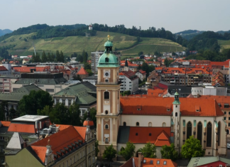 Maribor razpravlja o prenovi Slomškovega trga