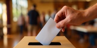 Labor ohranja sedež v Stafford-u kljub zmanjšani podpori Labor ohranja sedež v Stafford-u kljub zmanjšani podpori