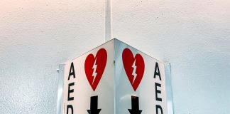 Na Teznem nameščen drugi javno dostopen defibrilator