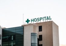 Dopustniške pasti: Ne dopustite, da vam zdravstveni zaplet izprazni denarnico