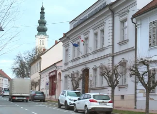 Lendava nagrajuje uspešne dijake in študente Lendava nagrajuje uspešne dijake in študente
