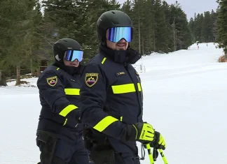 Policisti pozivajo k varnemu smučanju Naporen vikend za policiste na smučiščih in gorske reševalce