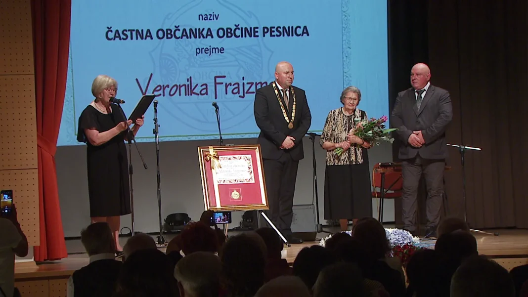 Občina je objavila razpis za podelitev občinskih priznanj