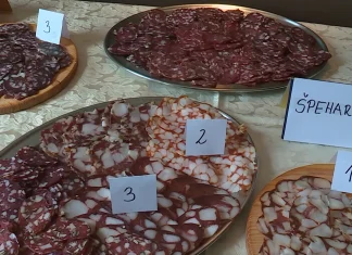 Tradicionalna salamijada navdušila ljubitelje domačih dobrot Tradicionalna salamijada navdušila ljubitelje domačih dobrot
