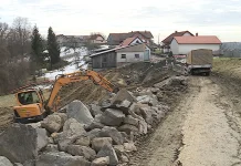 Uspešno leto so presekali plazovi Uspešno leto so presekali plazovi