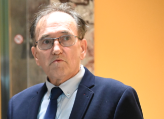 Vojko Flis odstopil z mesta generalnega direktorja UKC Maribor